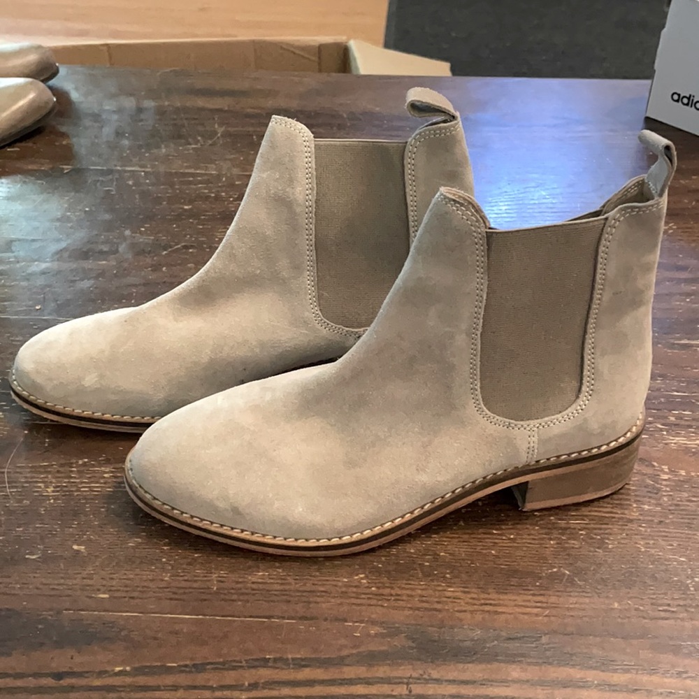 ASOS Chelsea boots - Sz 7 - taupe color